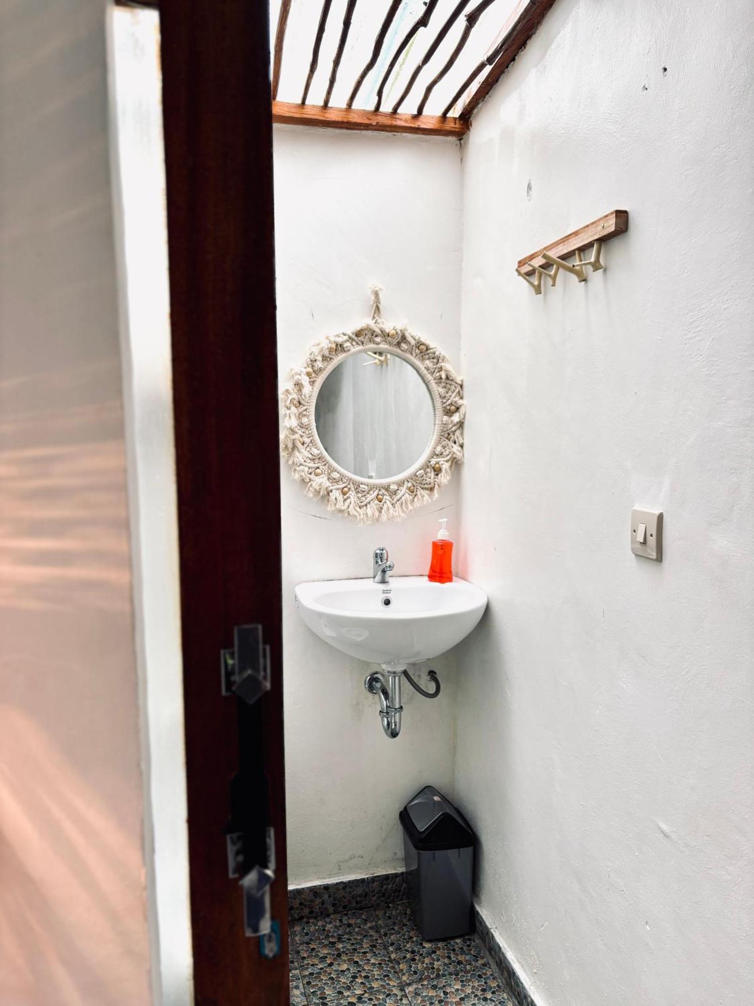 סנרו Anjani Larva Cottage - Homestay And Eatery מראה חיצוני תמונה